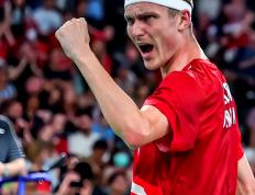 乐鱼-包含法国羽毛球队完胜韩国羽毛球队，安赛龙爆发神勇的词条