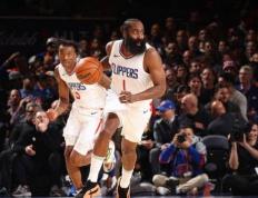 乐鱼体育网站入口-国王完胜快船，霍勒迪统治全场